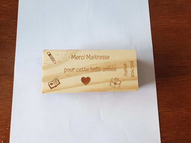 Brosse de tableau en bois personnalisée Merci  maitresse , maitre,...