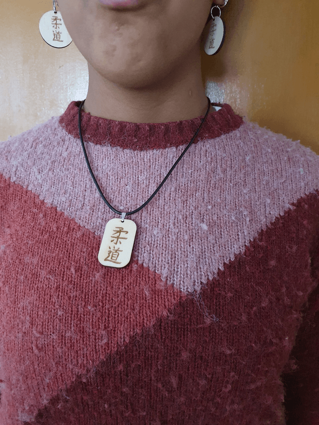 Collier bois judo idéogramme